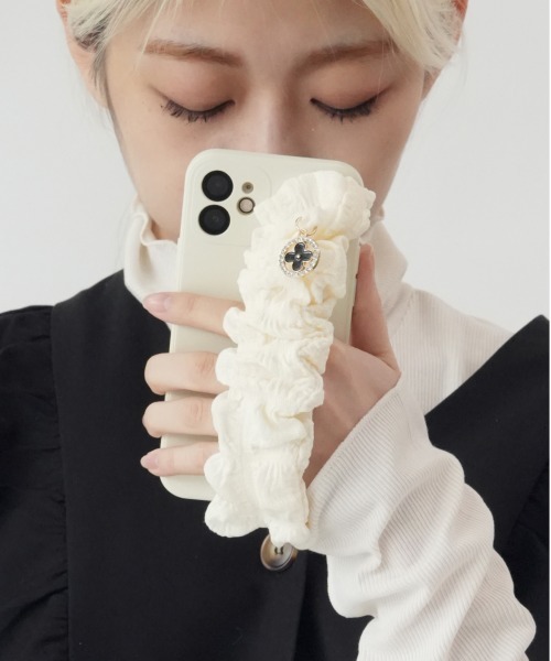 セール】ふわふわハンドル・チャーム付き スマホケース / スマホカバー
