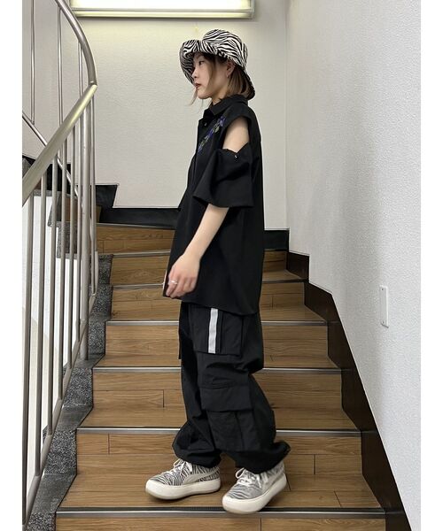 jouetie（ジュエティ）の「オープンショルダーエンブロイダリーシャツ（シャツ/ブラウス・レディース・ブラック/ピンク/アイボリー・MEDIUM）」の22枚目の写真