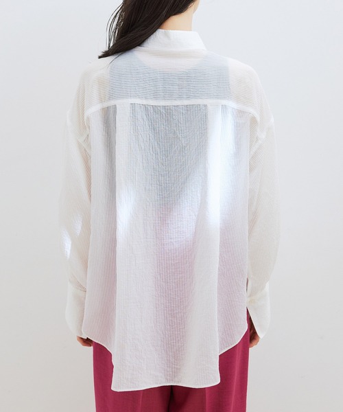VIS(ビス)の「オーバーサイズストライプシアーシャツ(シャツ/ブラウス・レディース・ホワイト/サックスブルー/イエロー系その他・FREE)」の9枚目の写真