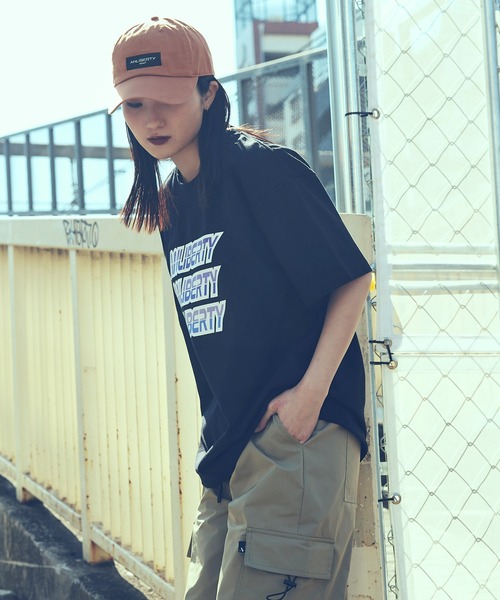 ANLIBERTY ANAP(アンリバティアナップ)の「cvcロゴプリントTシャツ【ユニセックス】(Tシャツ/カットソー・レディース・イエロー/ブラック/ダークグレー・S/M)」の21枚目の写真