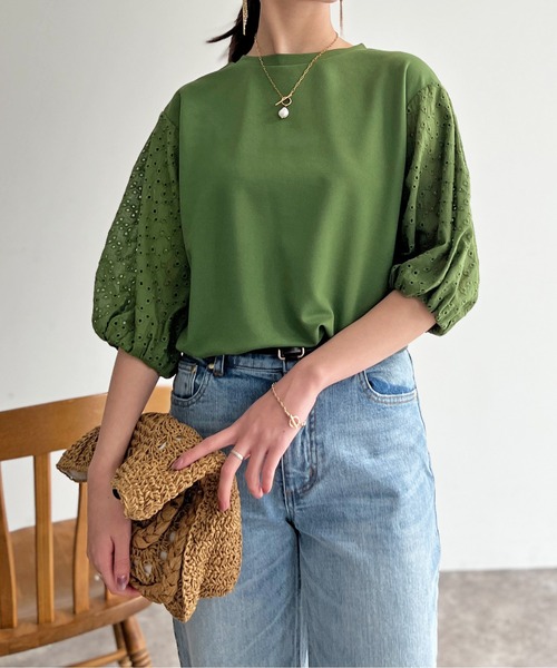 Chez toi(シェトワ)の「袖カットワークレースカットプルオーバー(Tシャツ/カットソー・レディース・グリーン/オレンジ/ブラック/オフホワイト・FREE)」の1枚目の写真