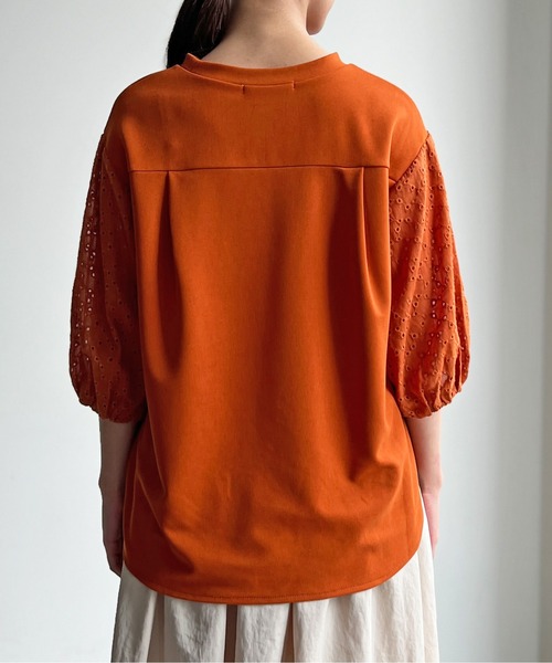 Chez toi(シェトワ)の「袖カットワークレースカットプルオーバー(Tシャツ/カットソー・レディース・グリーン/オレンジ/ブラック/オフホワイト・FREE)」の7枚目の写真