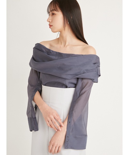 Snidel スナイデル シアーオフショル シャツブラウス　ホワイト SNIDEL（スナイデル）の「シアーオフショルブラウス（シャツ
