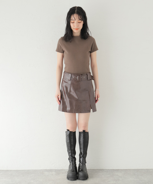 GHOSPELL(ゴスペル)の「【GHOSPELL/ゴスペル】 Aila Faux Leather Mini Skirt:スカート(スカート・レディース・ブラウン・X-SMALL/SMALL)」の6枚目の写真
