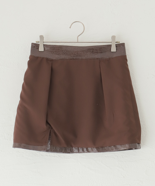 GHOSPELL(ゴスペル)の「【GHOSPELL/ゴスペル】 Aila Faux Leather Mini Skirt:スカート(スカート・レディース・ブラウン・X-SMALL/SMALL)」の9枚目の写真