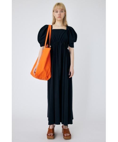 MOUSSY（マウジー）の「TUCK VOLUME SLEEVE ドレス（ワンピース・レディース・ブラック/グリーン/ホワイト・2/1）」の2枚目の写真