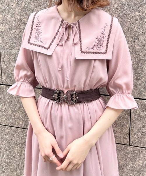 axes femme（アクシーズファム）の「刺繍入セーラー襟ワンピース