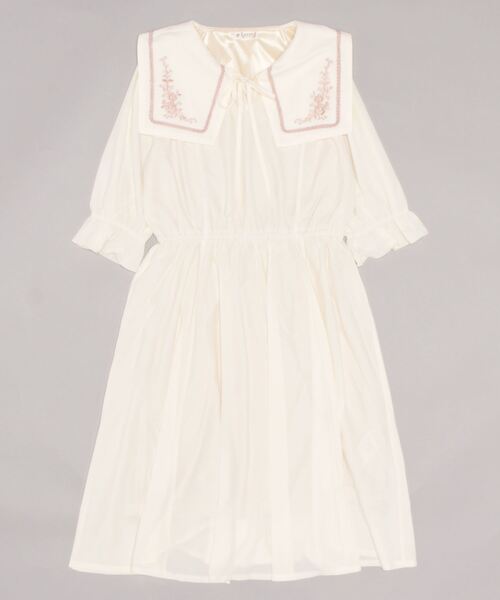 axes femme（アクシーズファム）の「刺繍入セーラー襟ワンピース