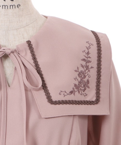 axes femme（アクシーズファム）の「刺繍入セーラー襟ワンピース