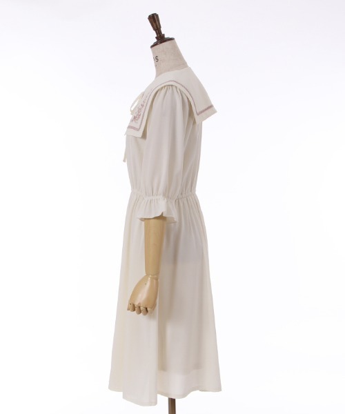 axes femme（アクシーズファム）の「刺繍入セーラー襟ワンピース