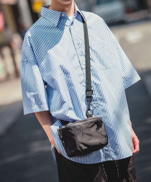 improves(インプローブス)の「止水ジップ ミニサコッシュ(ショルダーバッグ・メンズ・ブラック/カーキ・FREE)」の4枚目の写真