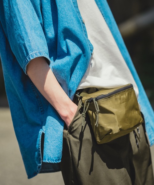 improves(インプローブス)の「止水ジップ ミニサコッシュ(ショルダーバッグ・メンズ・ブラック/カーキ・FREE)」の13枚目の写真