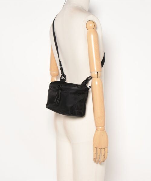 improves(インプローブス)の「止水ジップ ミニサコッシュ(ショルダーバッグ・メンズ・ブラック/カーキ・FREE)」の20枚目の写真