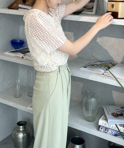 Olu.(オルドット)の「フラワークロシェトップス(その他トップス・レディース・クリーム/ラベンダー・FREE)」の4枚目の写真