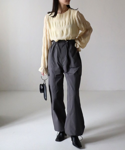 sakishimatokyo（サキシマトーキョー）の「シャーリングデザインブラウス（シャツ/ブラウス・レディース・ライトベージュ/ブラック・FREE）」の18枚目の写真