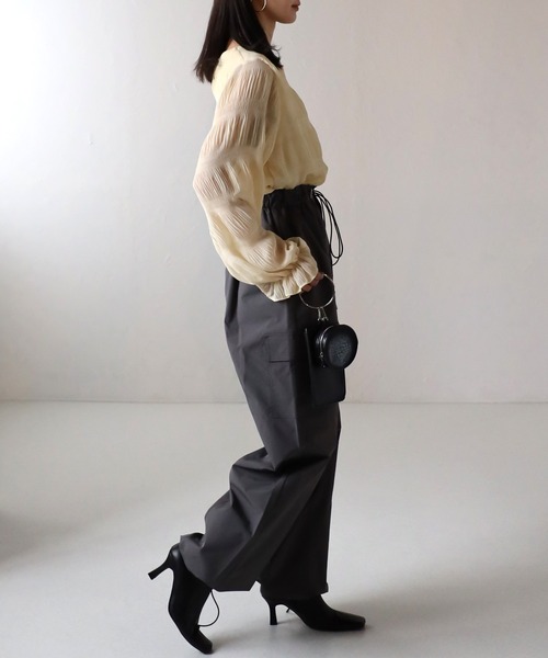 CHIGNON　シャーリングデザインブラウス CHIGNON（シニヨン） シャーリングデザインブラウス