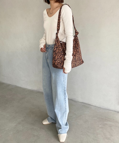 MYMOOD.（マイムード）の「【A4サイズ収納可】2WAYノットハンドル レオパードトートバッグ（トートバッグ・レディース・アイボリー/ブラウン・FREE）」の19枚目の写真