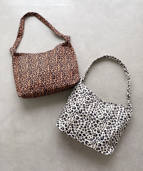 MYMOOD.（マイムード）の「【A4サイズ収納可】2WAYノットハンドル レオパードトートバッグ（トートバッグ・レディース・アイボリー/ブラウン・FREE）」の7枚目の写真