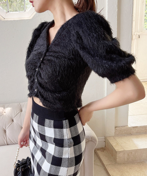 MIIA（ミーア）の「ふわふわシャーリングカーディガン（カーディガン/ボレロ・レディース・ブラック/ベージュ/オフホワイト・FREE）」の4枚目の写真