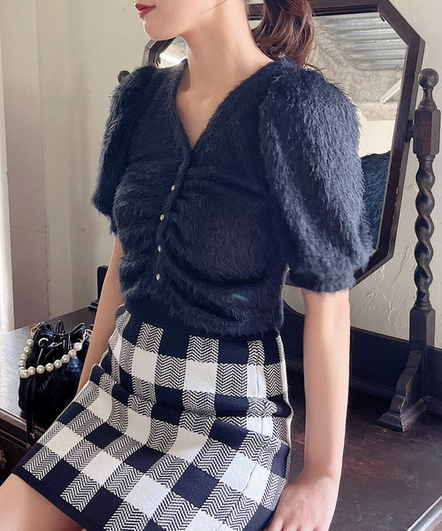 MIIA（ミーア）の「ふわふわシャーリングカーディガン（カーディガン/ボレロ・レディース・ブラック/ベージュ/オフホワイト・FREE）」の9枚目の写真