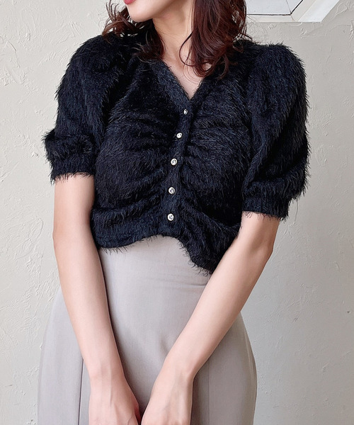 MIIA（ミーア）の「ふわふわシャーリングカーディガン（カーディガン/ボレロ・レディース・ブラック/ベージュ/オフホワイト・FREE）」の11枚目の写真