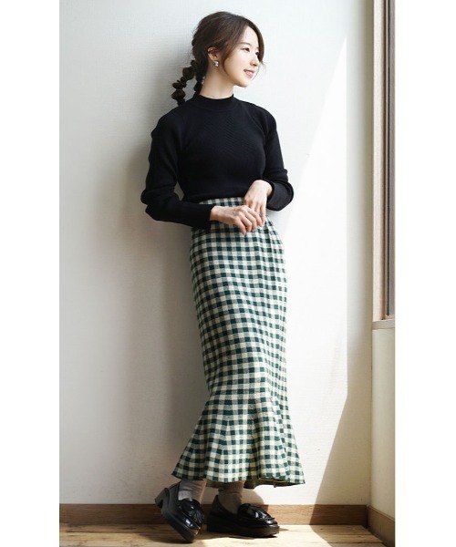 zootie（ズーティー）の「【新感覚のなめらかタッチ！】チクチクしない なめらかリブニット［ハイネック］（ニット/セーター・レディース・チャコール/ライトベージュ/杢グレー/ロイヤルブルー/ダークカーキ/レッド/ブラウン/アイボリー/ライトピンク/ブラック/イエロー系その他/ネイビー・L/LL/M）」の18枚目の写真