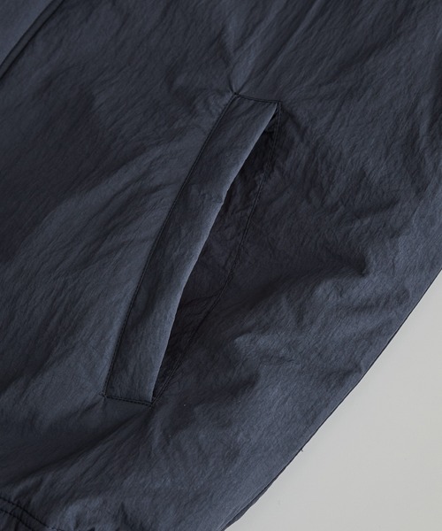 MONO-MART（モノマート）の「撥水ナイロンオーバースタンドパテッドベスト（ダウンベスト・メンズ・ライトグレー/ネイビー/ブラック・M/L）」の17枚目の写真