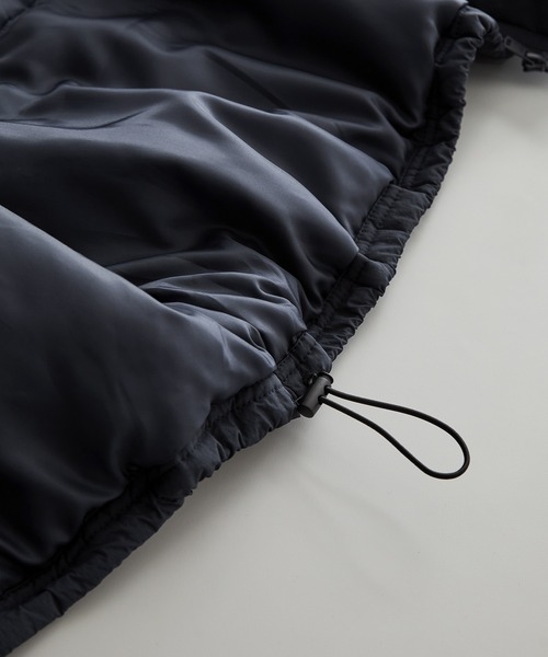 MONO-MART（モノマート）の「撥水ナイロンオーバースタンドパテッドベスト（ダウンベスト・メンズ・ライトグレー/ネイビー/ブラック・M/L）」の18枚目の写真