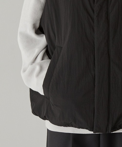 MONO-MART（モノマート）の「撥水ナイロンオーバースタンドパテッドベスト（ダウンベスト・メンズ・ライトグレー/ネイビー/ブラック・M/L）」の20枚目の写真