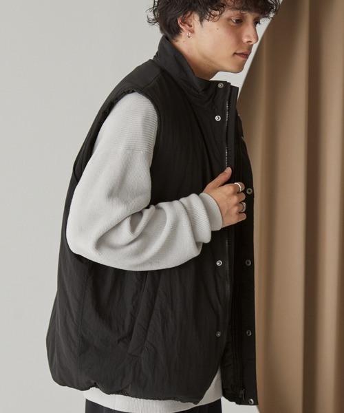MONO-MART（モノマート）の「撥水ナイロンオーバースタンドパテッドベスト（ダウンベスト・メンズ・ライトグレー/ネイビー/ブラック・M/L）」の21枚目の写真