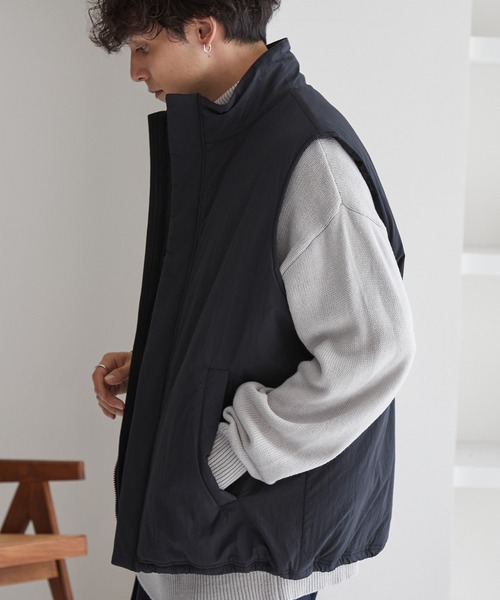 MONO-MART（モノマート）の「撥水ナイロンオーバースタンドパテッドベスト（ダウンベスト・メンズ・ライトグレー/ネイビー/ブラック・M/L）」の7枚目の写真