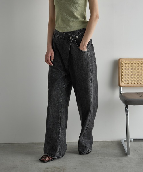 クロスウエストアシメラップデニムパンツ（デニムパンツ）｜THE YOn