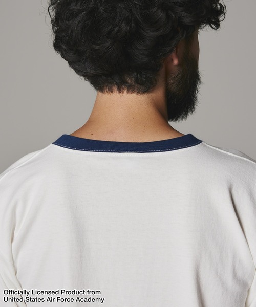 Champion(チャンピオン)の「【Champion/チャンピオン】メンズ TRUE TO ARCHIVES PLEBE ショートスリーブリンガーTシャツ(Tシャツ/カットソー・メンズ・ホワイト×ネイビー/グリーン系その他/ネイビー/ネイビー系・X-LARGE/LARGE/MEDIUM/SMALL)」の19枚目の写真