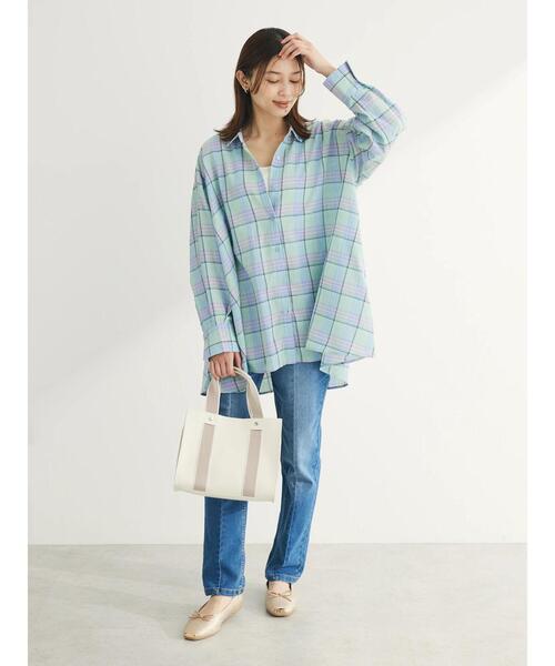 Green　Parks（グリーンパークス）の「GUMストレッチセンター切替テーパードデニムパンツ（デニムパンツ・レディース・ライトブルー/ブルー・L/M）」の15枚目の写真