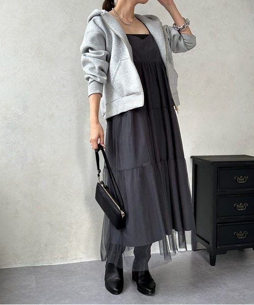 DouDou（ドゥドゥ）の「【WEB限定】チュールティアードキャミワンピース（ワンピース・レディース・ブラック/チャコールグレー・FREE）」の12枚目の写真