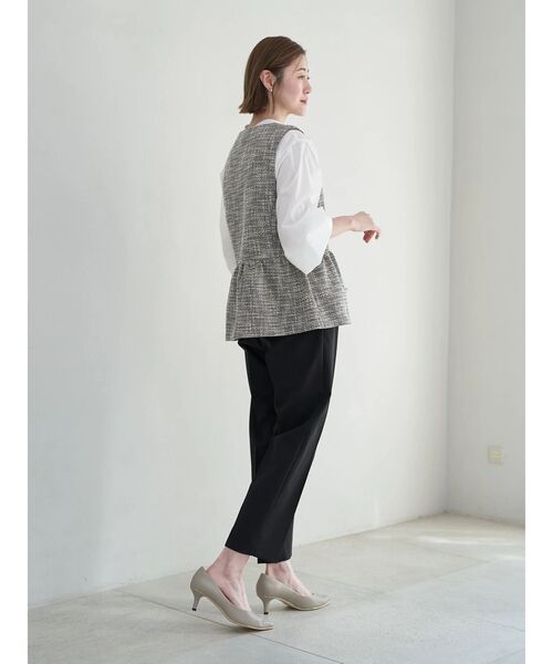 YECCA VECCA（イェッカヴェッカ）の「タックテーパードパンツ（その他パンツ・レディース・ライトベージュ/ブラック・M/S）」の17枚目の写真