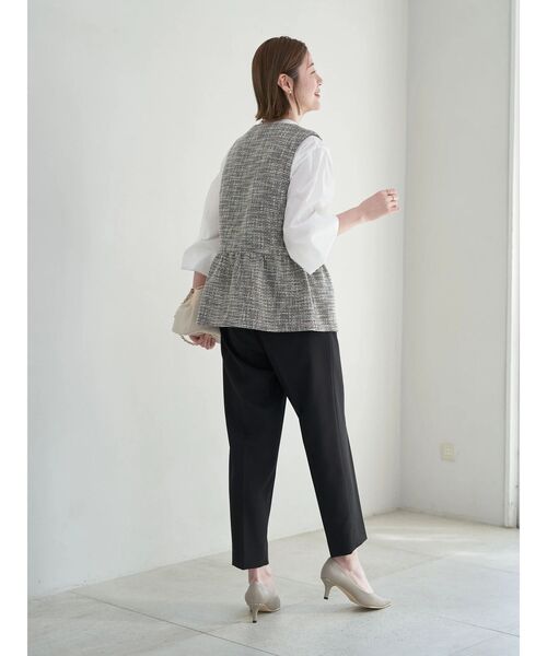 YECCA VECCA（イェッカヴェッカ）の「タックテーパードパンツ（その他パンツ・レディース・ライトベージュ/ブラック・M/S）」の16枚目の写真