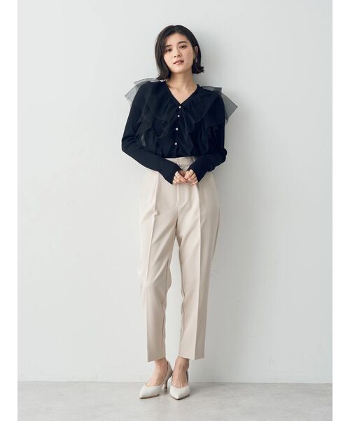 YECCA VECCA（イェッカヴェッカ）の「タックテーパードパンツ（その他パンツ・レディース・ライトベージュ/ブラック・M/S）」の13枚目の写真