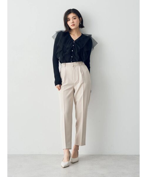 YECCA VECCA（イェッカヴェッカ）の「タックテーパードパンツ（その他パンツ・レディース・ライトベージュ/ブラック・M/S）」の12枚目の写真