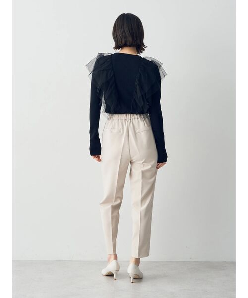 YECCA VECCA（イェッカヴェッカ）の「タックテーパードパンツ（その他パンツ・レディース・ライトベージュ/ブラック・M/S）」の8枚目の写真