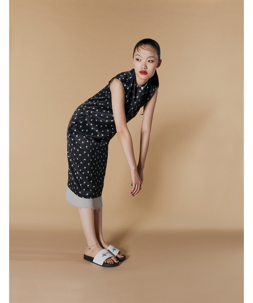 G.V.G.V.(ジーヴィージーヴィー)の「FLORAL SATIN DRESS(ワンピース・レディース・ブラック・36)」の3枚目の写真