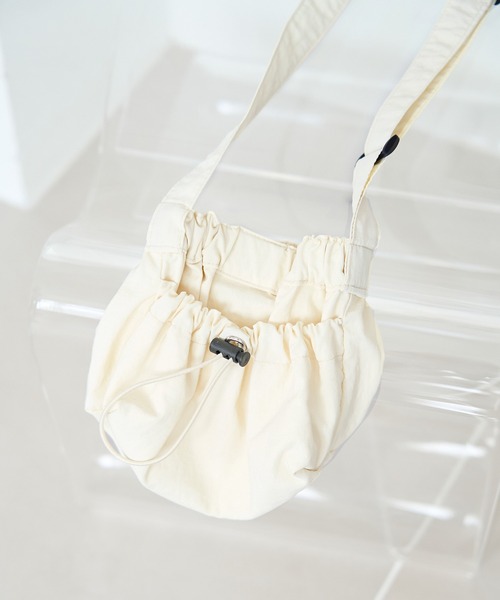 ROPE' PICNIC（ロペピクニック）の「撥水加工/サイドドロストポケットミニショルダーバッグ（ショルダーバッグ・レディース・ブラック/ラベンダー/キナリ/ライトグリーン・FREE）」の2枚目の写真