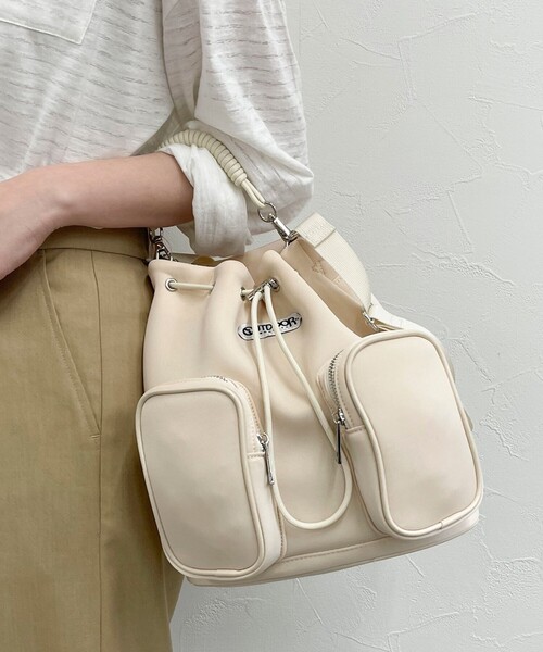 OUTDOOR PRODUCTS（アウトドアプロダクツ）の「【OUTDOOR PRODUCTS/アウトドアプロダクツ】3WAYアウトポケットドロストバッグ（ショルダーバッグ・レディース・オフホワイト/ブラック・FREE）」の4枚目の写真