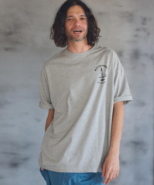 CAMBIO（カンビオ）の「mt8933- ビッグシルエットプリントTシャツ（BAJA CALFORNIA）（Tシャツ/カットソー・メンズ・グレー/ホワイト/ブルー系その他・S/M/L/XL）」の6枚目の写真