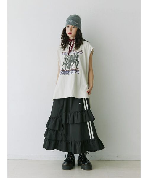 jouetie(ジュエティ)の「ヴィンテージグラフィックノースリーブTシャツ(Tシャツ/カットソー・レディース・ブラック/アイボリー/ブルー・MEDIUM)」の21枚目の写真