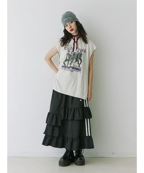 jouetie(ジュエティ)の「ヴィンテージグラフィックノースリーブTシャツ(Tシャツ/カットソー・レディース・ブラック/アイボリー/ブルー・MEDIUM)」の22枚目の写真