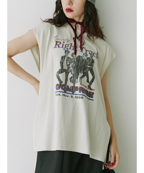 jouetie(ジュエティ)の「ヴィンテージグラフィックノースリーブTシャツ(Tシャツ/カットソー・レディース・ブラック/アイボリー/ブルー・MEDIUM)」の1枚目の写真