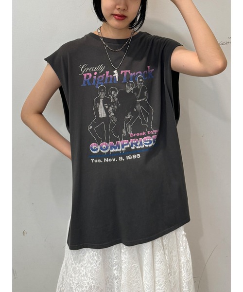 jouetie(ジュエティ)の「ヴィンテージグラフィックノースリーブTシャツ(Tシャツ/カットソー・レディース・ブラック/アイボリー/ブルー・MEDIUM)」の2枚目の写真