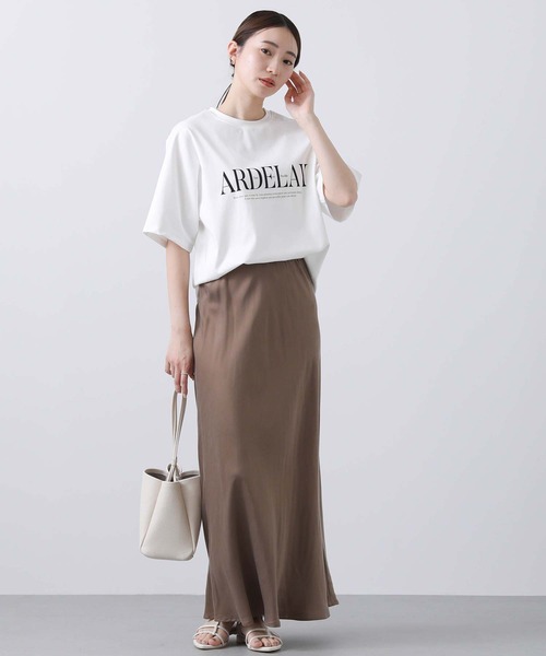 Gready Brilliant(グレディブリリアン)の「ARDELAYロゴTシャツ(Tシャツ/カットソー・レディース・オフホワイト/モカ・38)」の6枚目の写真
