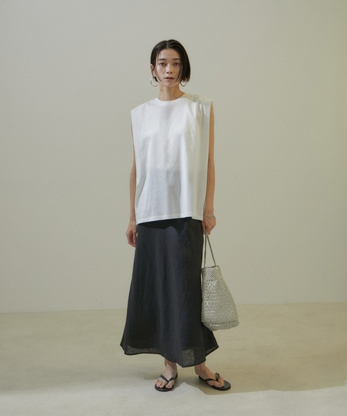 SALON adam et rope'（サロン アダム エ ロペ）の「プリマベールショルダータックノースリーブプルオーバー［UVケア・洗える］（Tシャツ/カットソー・レディース・ホワイト/チャコールグレー/ブラック/ピンク・FREE）」の6枚目の写真